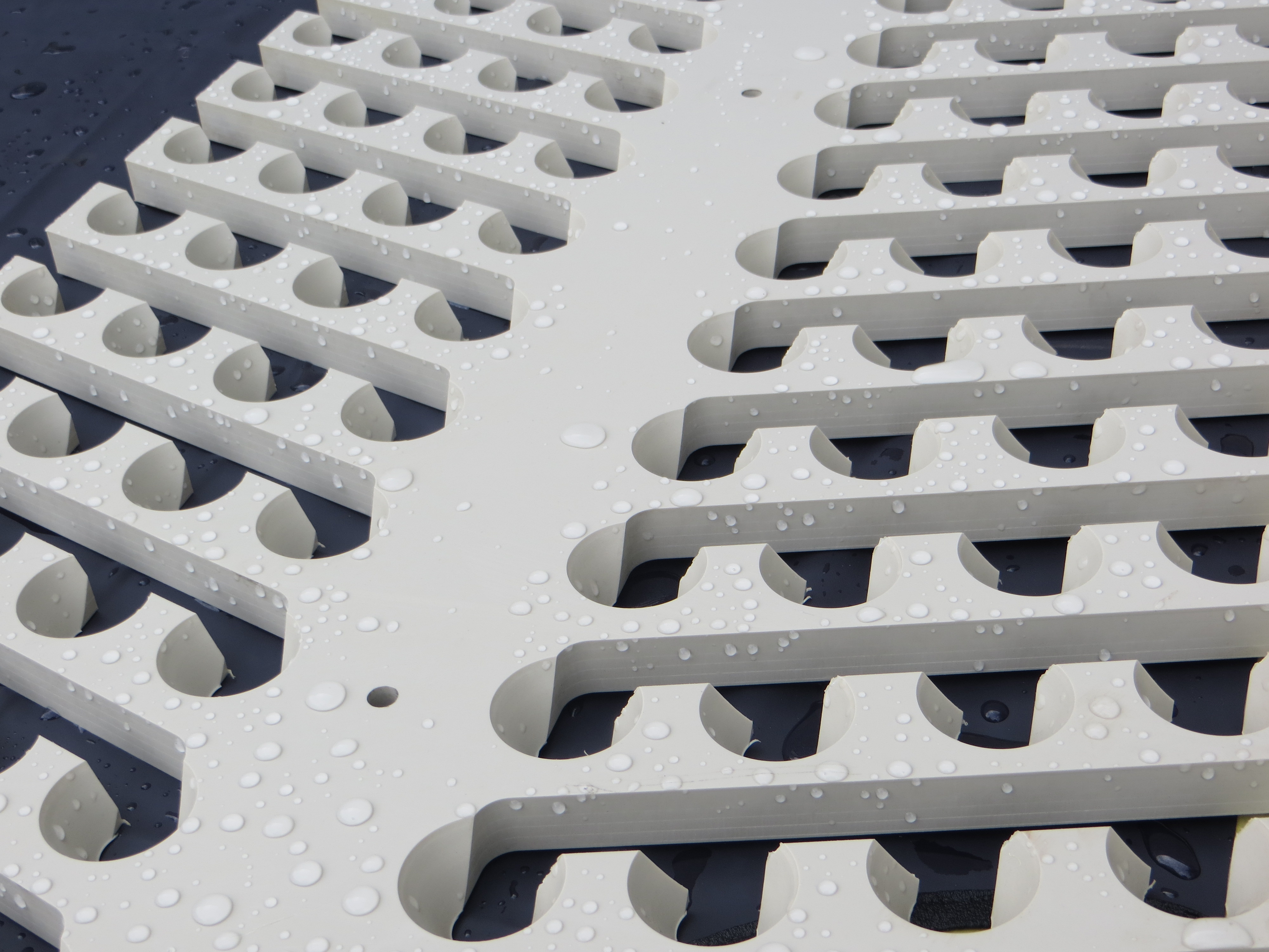 Plastik askı aparatları